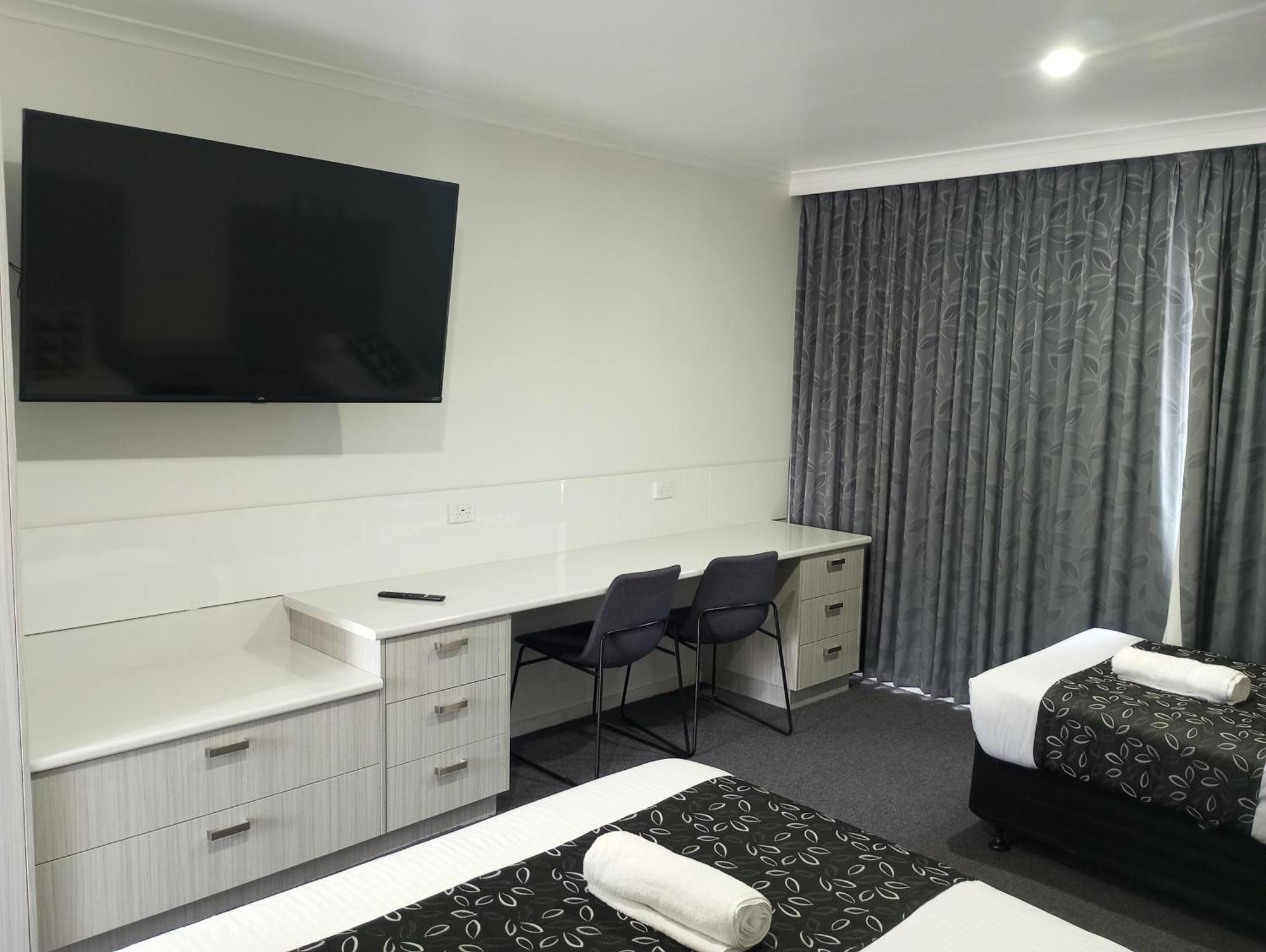 Big Valley Lakeside Paradise Motor Inn Shepparton Dış mekan fotoğraf