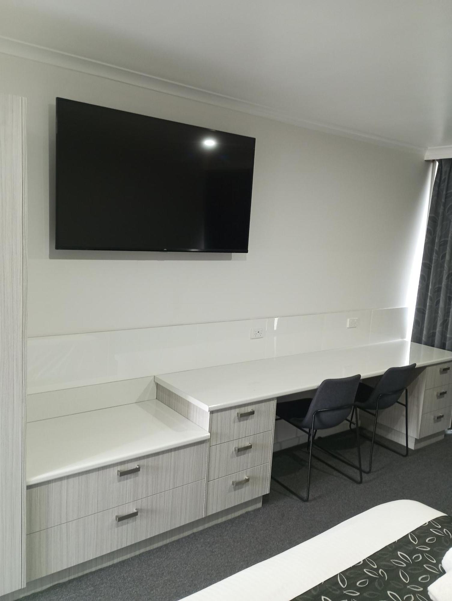 Big Valley Lakeside Paradise Motor Inn Shepparton Dış mekan fotoğraf