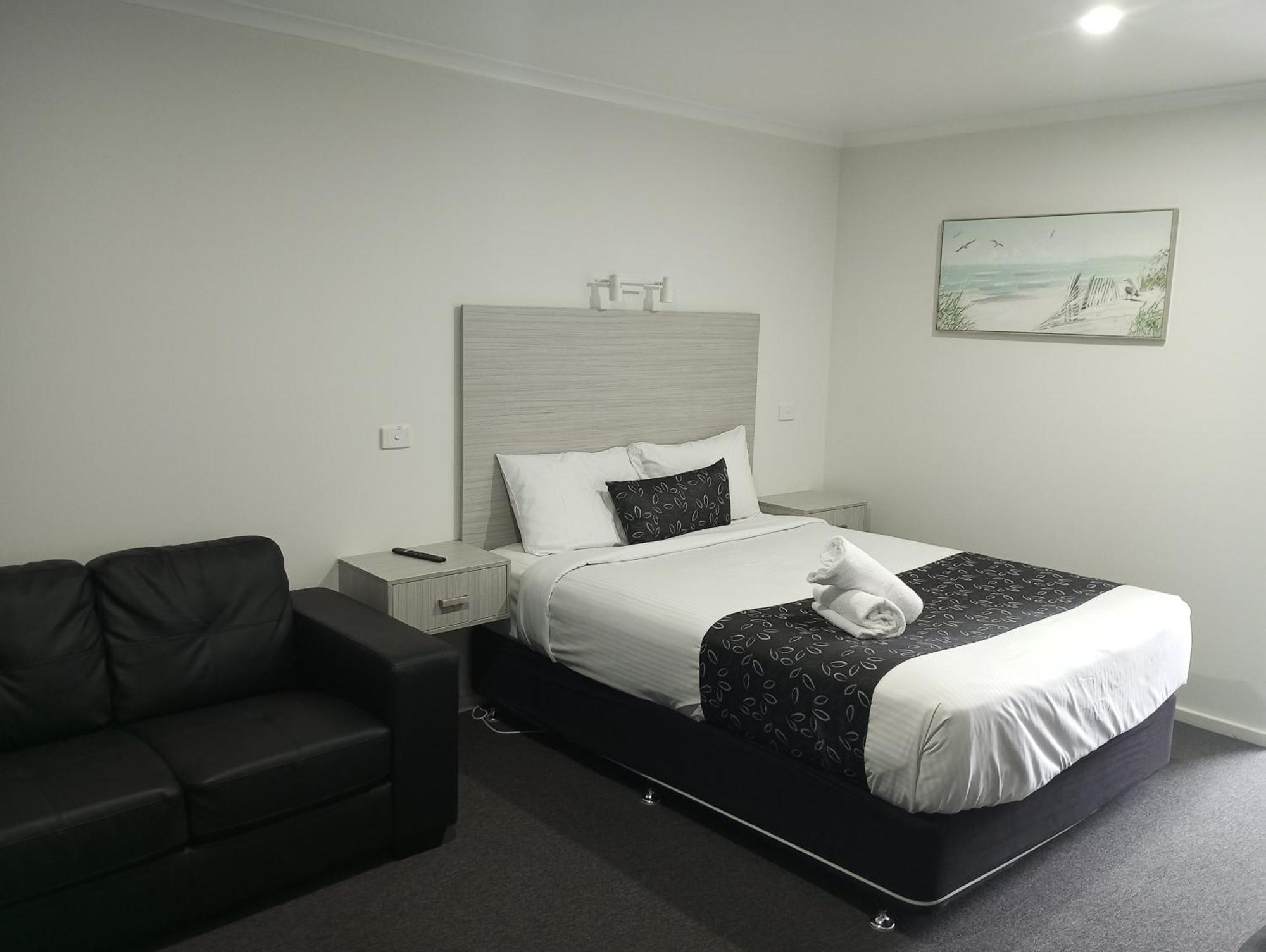 Big Valley Lakeside Paradise Motor Inn Shepparton Dış mekan fotoğraf